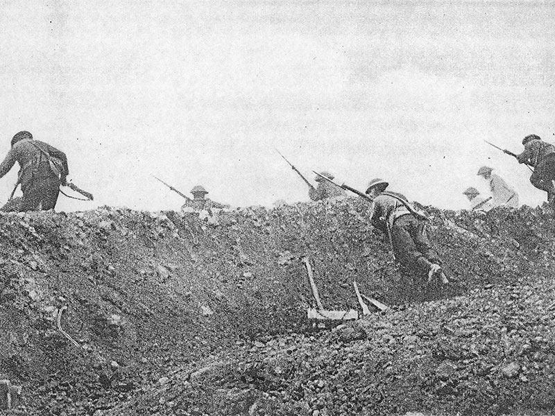 Trench, soldier going over the top p602 from World War 1914-18